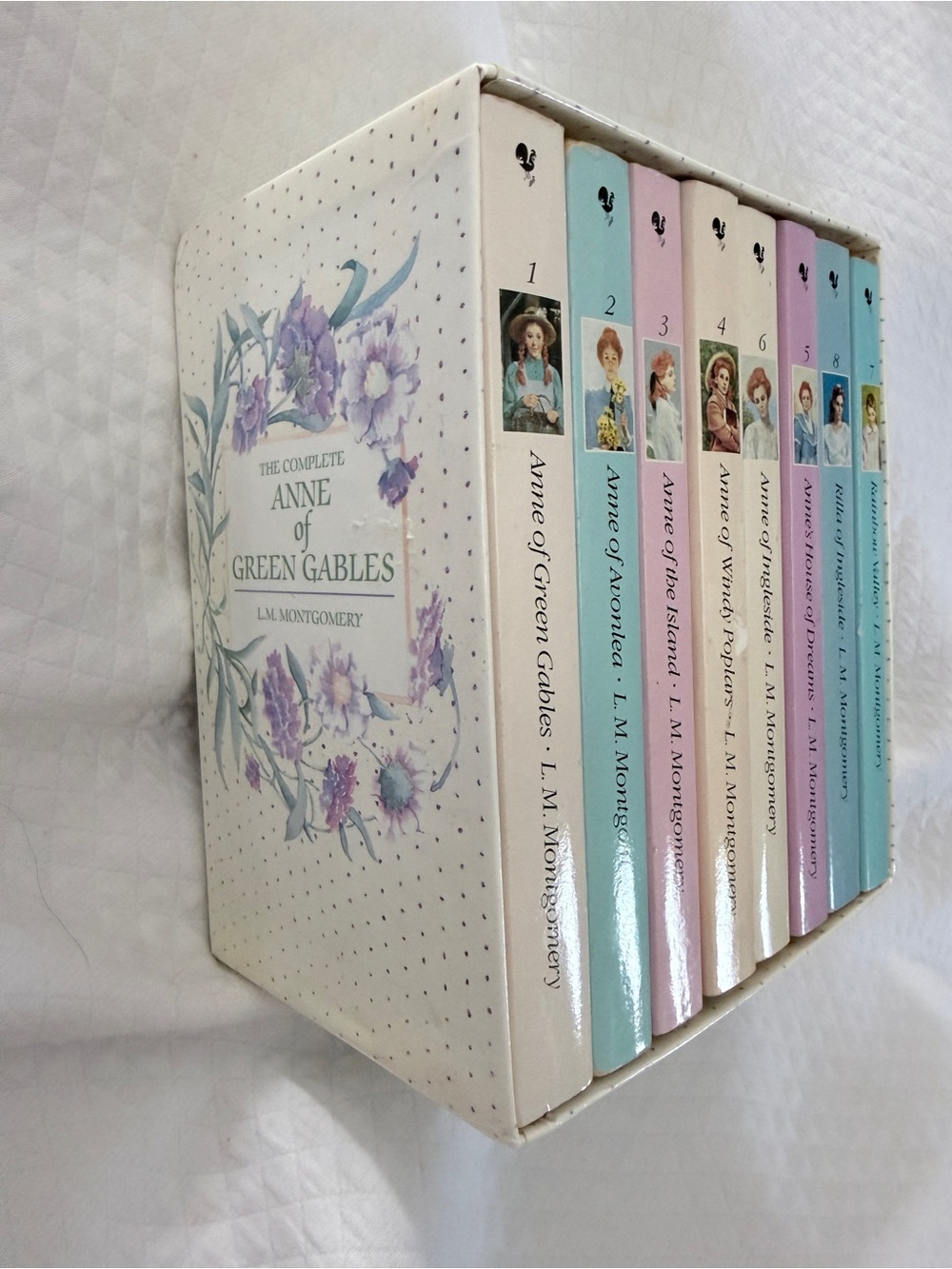 Vintage 1992 The Complete Anne of Green Gables Box 7 paperback book Set